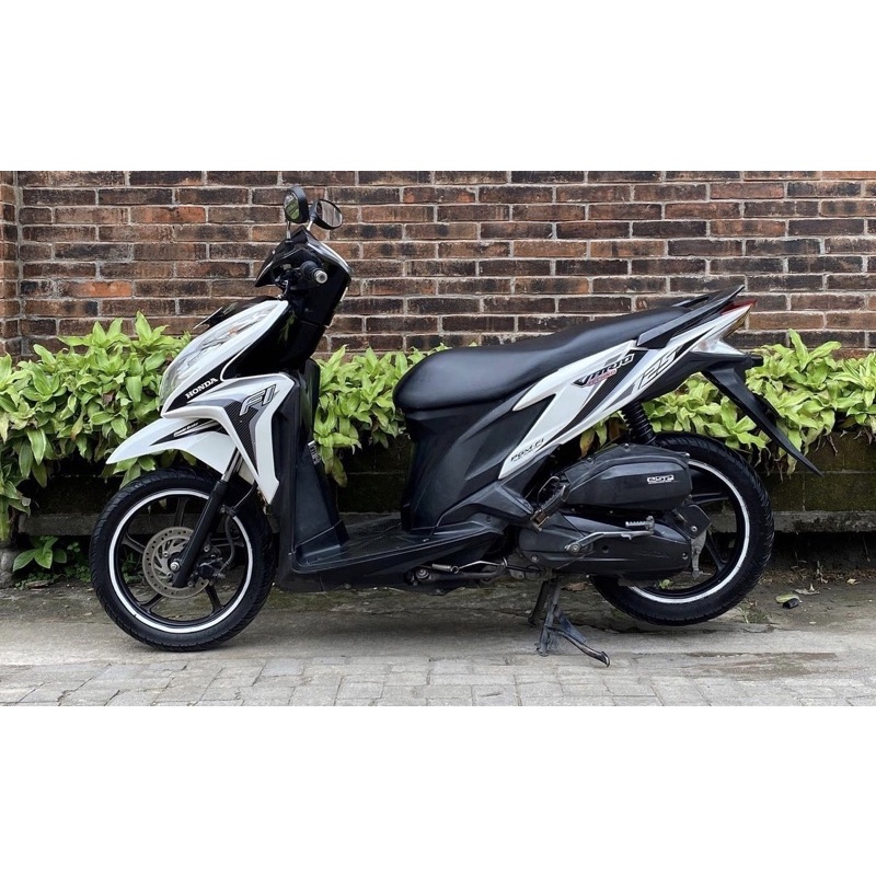 STIKER STRIPING VARIO TECHNO 125 TAHUN 2014 PUTIH SILVER