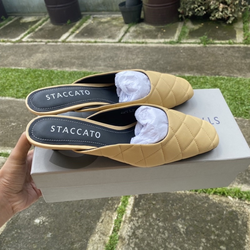 sale upto 80% Staccato cek variasi size 37, 38 dan 39