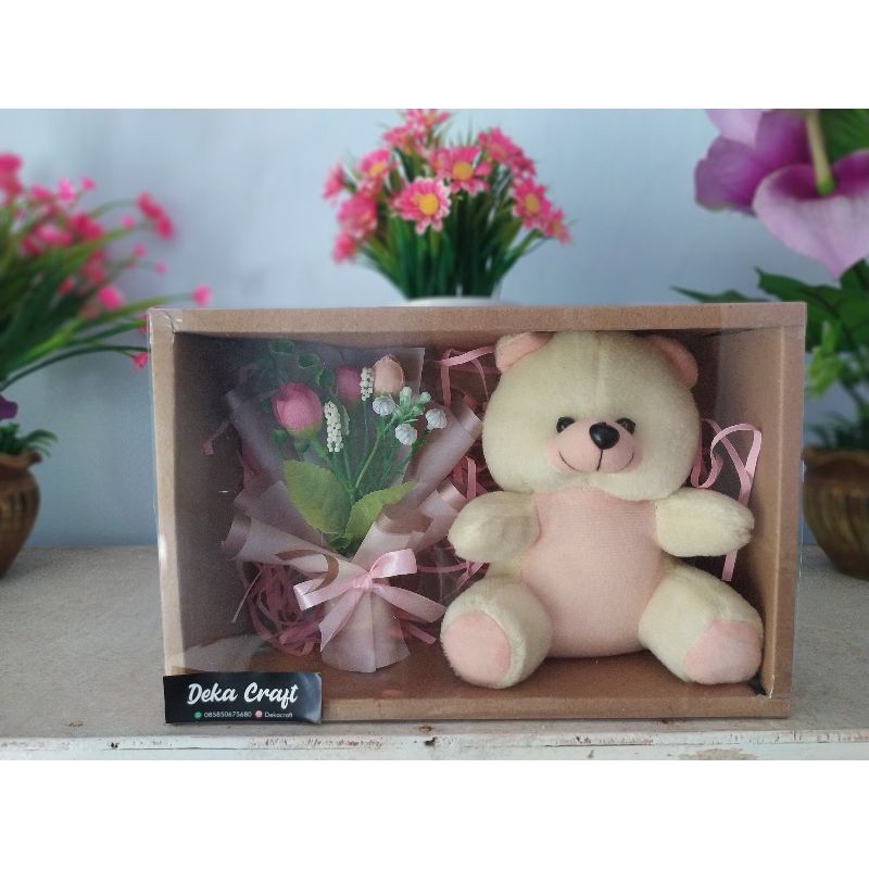 Hadiah ulang tahun/Kado ulang tahun/hadiah wisuda