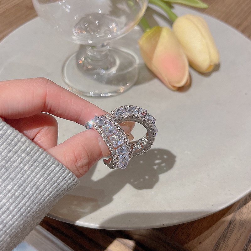 Anting Hoop Bentuk C Bahan 925 Silver Needle Aksen Zirkon