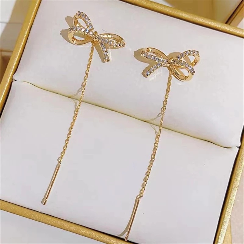 1 Pasang Anting Rumbai Panjang Hias Liontin Kristal Zirkon Berkilau Gaya Vintage Korea Untuk Wanita