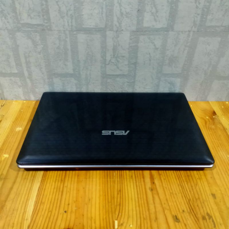 Laptop Asus X550ZE Amd A10-7400P Amd Radeon R5+Amd Radeon R6 Layar 15inch gaming editing ok