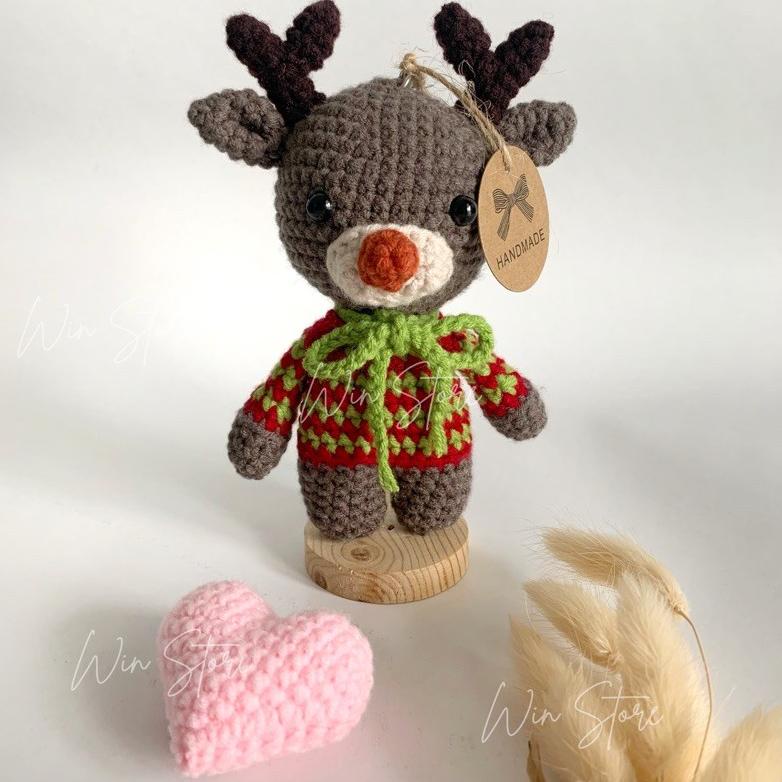 PRODUK- AMIGURUMI REINDEER RUSA BONEKA RAJUT GANTUNGAN KUNCI KADO NATAL .
