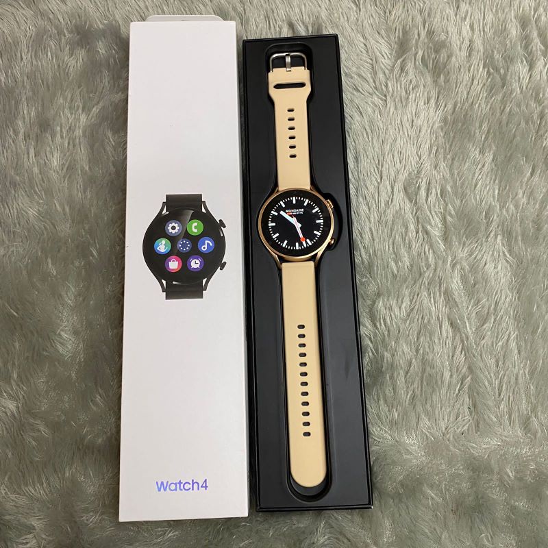 Galaxy Watch 4 Jam smartwatch S4