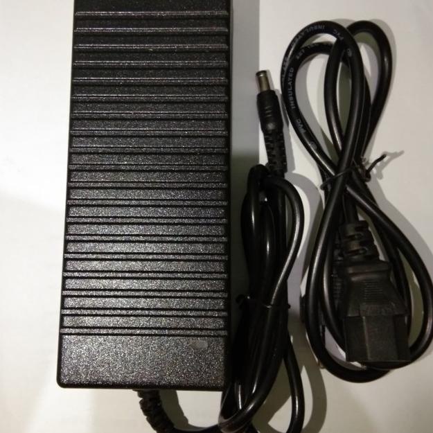 adaptor 12v 10A AC to DC