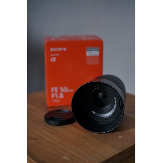 lensa fix 50mm Sony fe
