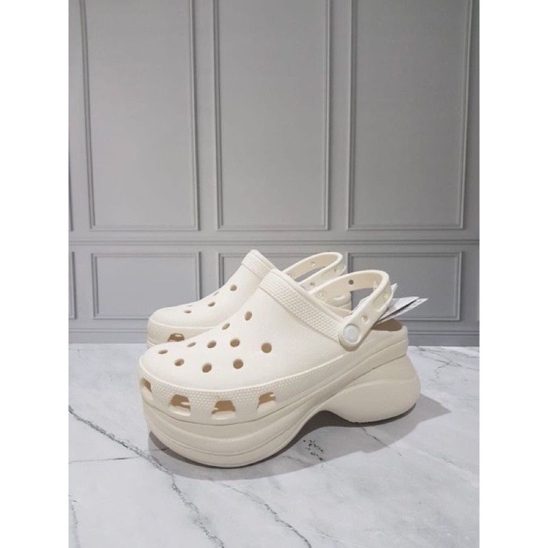 Sendal Wanita Crocs Classic Bae Clog Platform / Sepatu Sandal Wanita Crocs Wedges