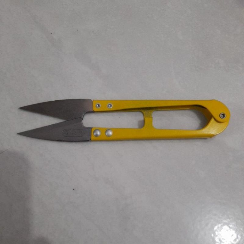 

GUNTING CATREK BESI 12CM