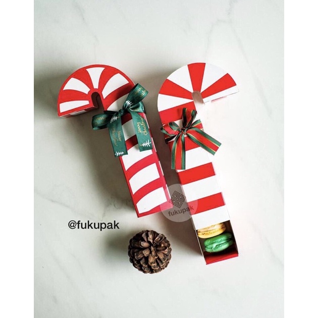 

Kotak Natal Candy Cane (10 pcs) Christmas Box macaron cookies pie mini cake