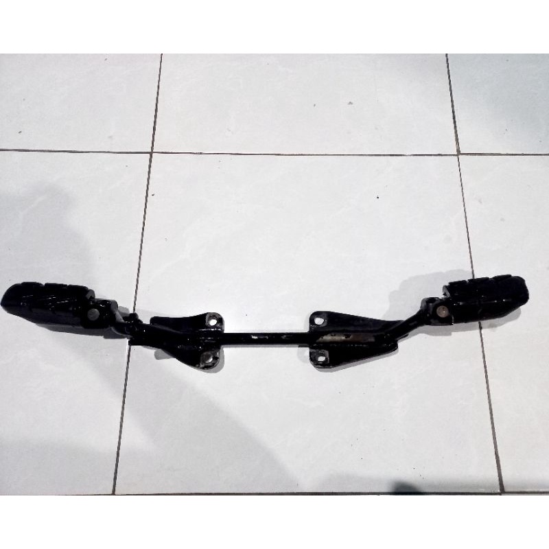 fostep step postep pijakan kaki depan megapro mono mp mono set karet original ori