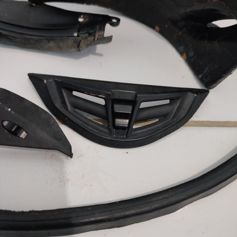 mouth Vent ventilasi mulut luar grill helm NHK GP1000 Bekas ORI Copotan