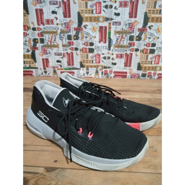 Sepatu Basket Stephen Curry 3