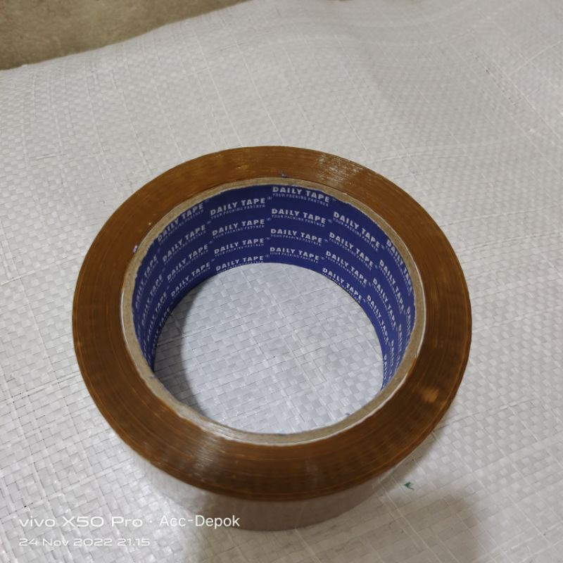 LAKBAN BENING COKLAT 45MM X 100 YARD MEREK DAILY TAPE