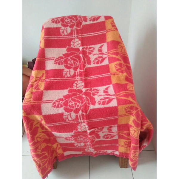 PRELOVED SELIMUT BEKAS BAGUS LEMBUT HANGAT BEDCOVER PL SELIMUT DEWASA