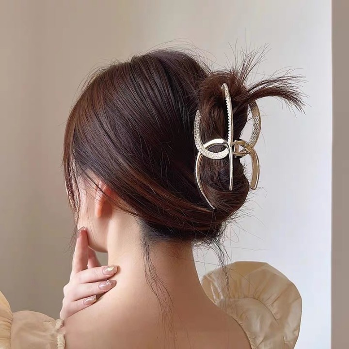 Jepit Rambut Ponytail Bahan Metal Hias Mutiara Berlian Gaya Vintage Korea Untuk Wanita