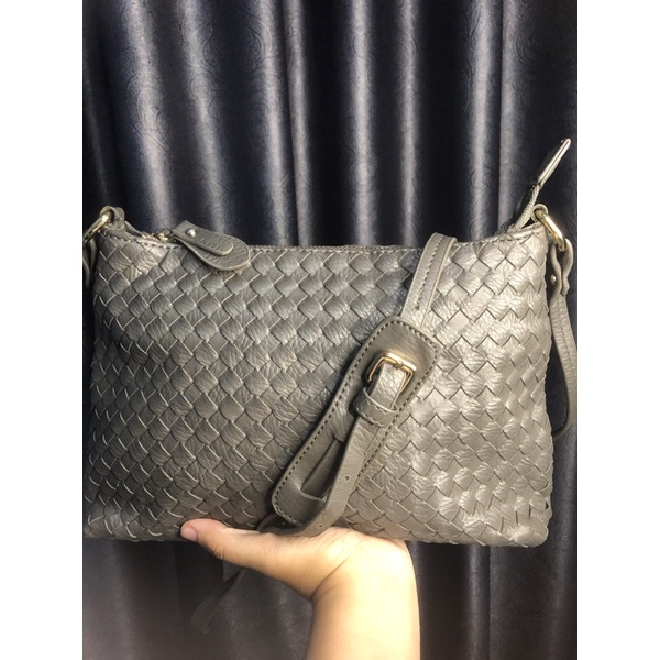 Sling bag ala Bottega_Veneta