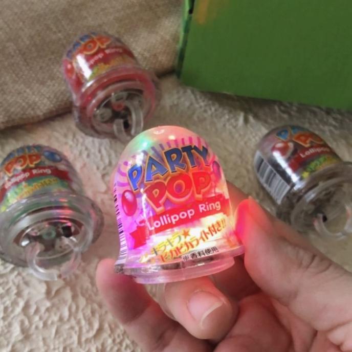 

TERBARU Permen Cincin Nyala Party Pop Lolipop Ring /PERMEN LUNAK/PERMEN VIRAL/PERMEN MILO/PERMEN YUPI/PERMEN JADUL/PERMEN KARET