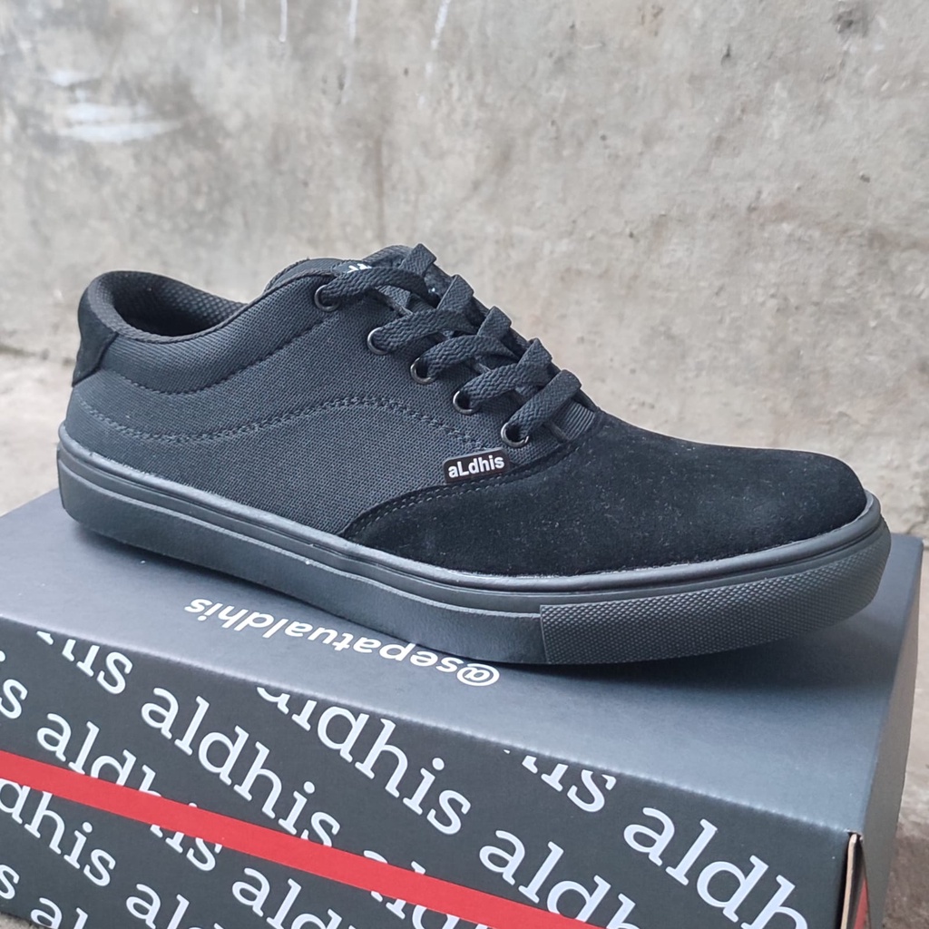 Sepatu Pria Sneakers Cowok Keren Buat Sekolah Gaya Dan Jalan Spatu Kets Cowo Hitam Polos Terbaru Aldhis HS10