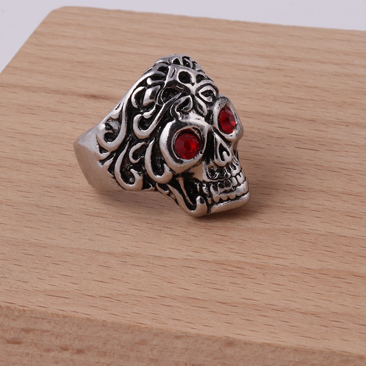 Cincin Desain Tengkorak Mata Merah Gaya Punk Eropa Amerika Untuk Pria