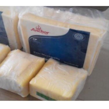 

T0P ANCHOR MOZARELLA CHEESE REPACK 1KG GOSEND/GRAB NICE