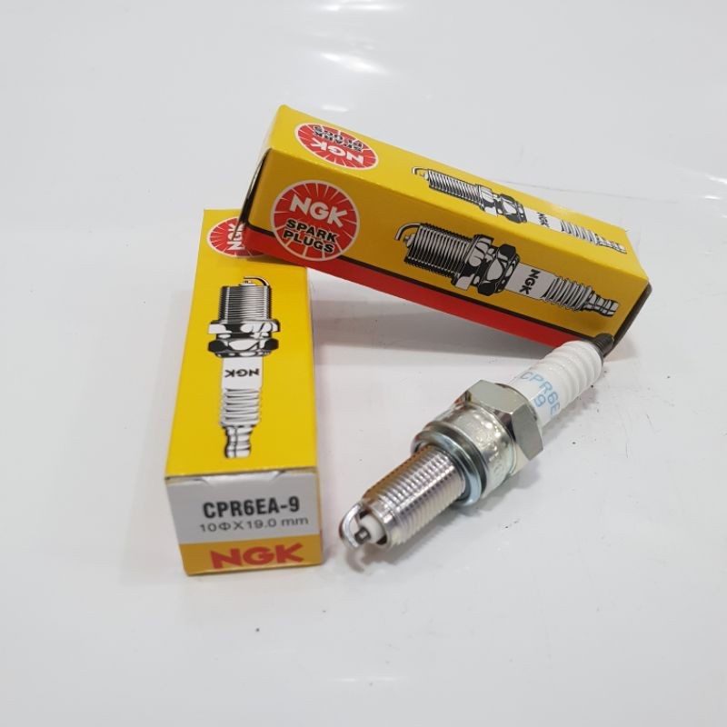 BUSI KARISMA / VARIO NGK CPR6EA-9 ORIGINAL