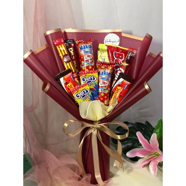 

Buket Snack SP Bouquet Wisuda Bucket Ulang Tahun Hampers & Paket Bingkisan Hadiah Buket Jajan (Made by order)