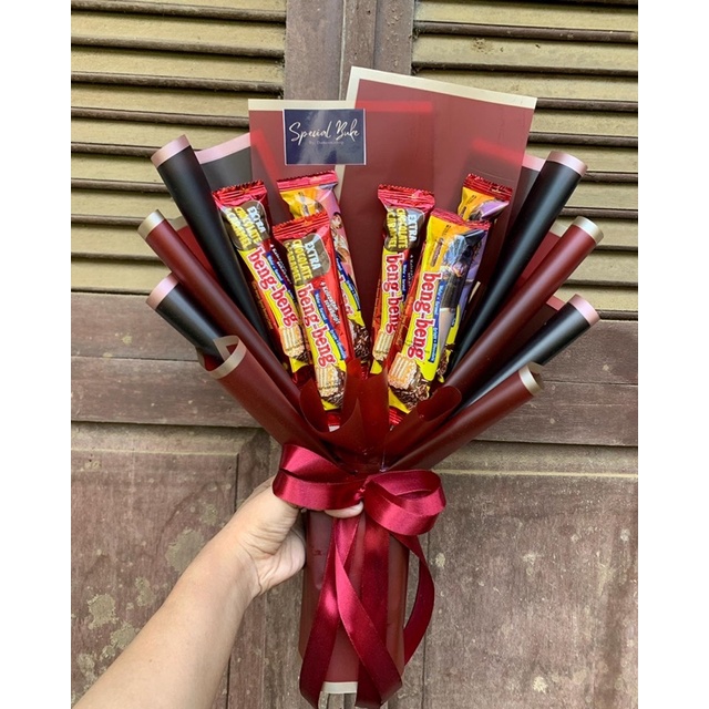 

Buke Bengbeng with Red Black Wrapping Paper