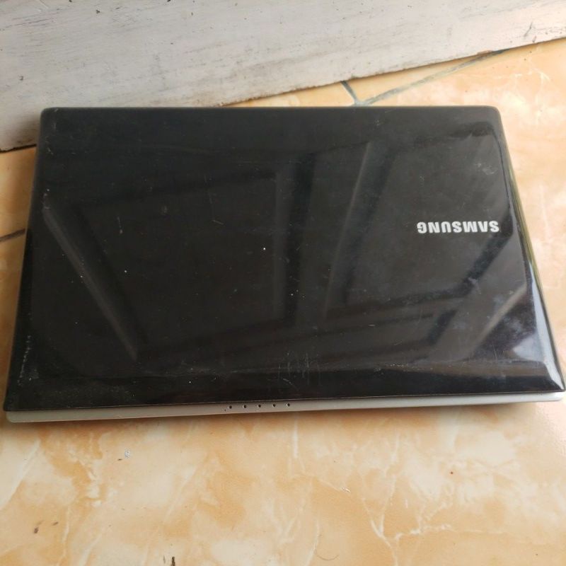 casing Samsung np rv408l