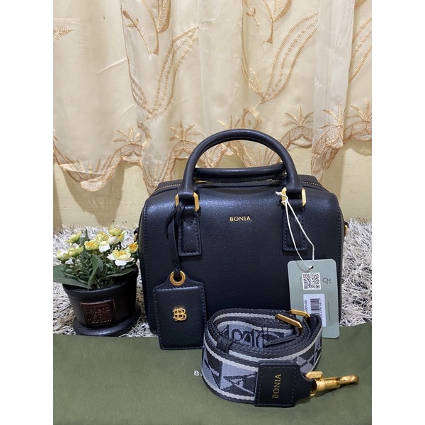 preloved speedy bonia size S