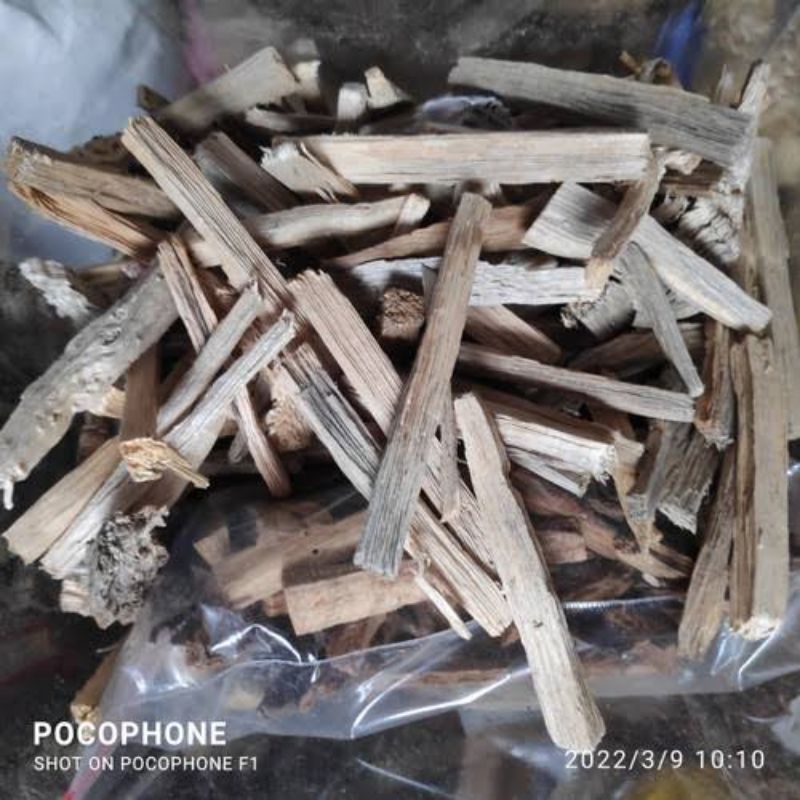 

100gr Herbal You Chen Xiang 油沉香 Gaharu / Chinese Eaglewood Oil / Agarwood Oil / Oud Oil / Oud / Agarwood Essential Oil Grade A