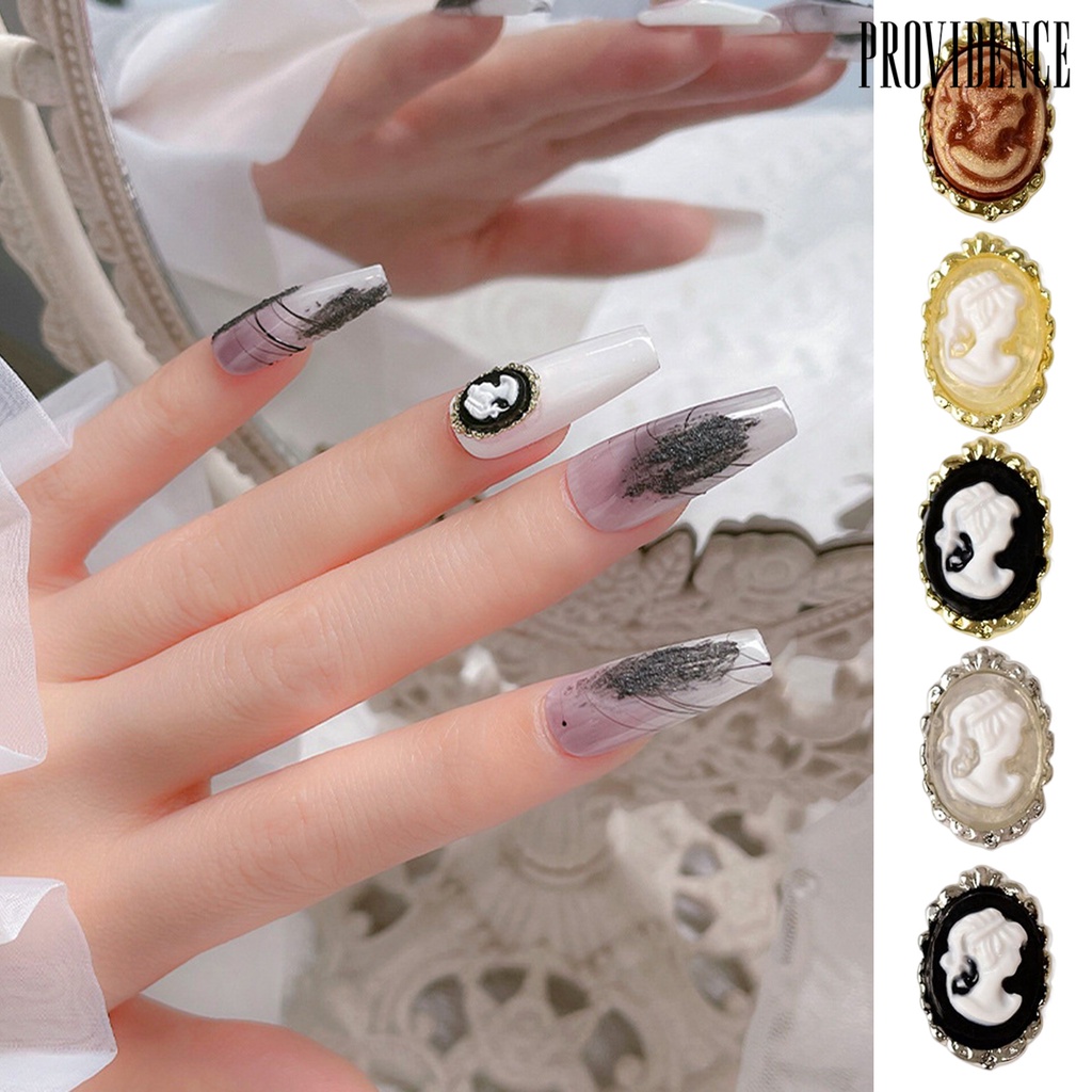 Aksesoris Kuku Bahan alloy Warna silver Aksen Berlian Gaya retro Untuk Manicure