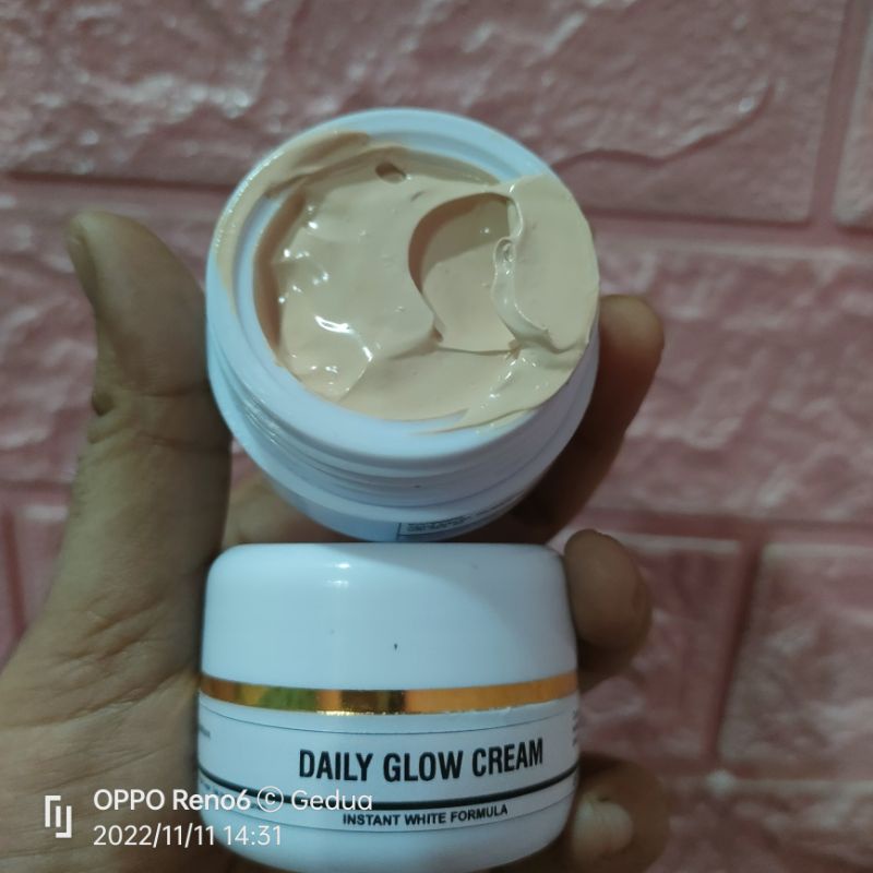 DAILY GLOW CREAM//CREAM FARMASI//DAYLI GLOW CREAM RACIK//CREAM SIANG GLOWING