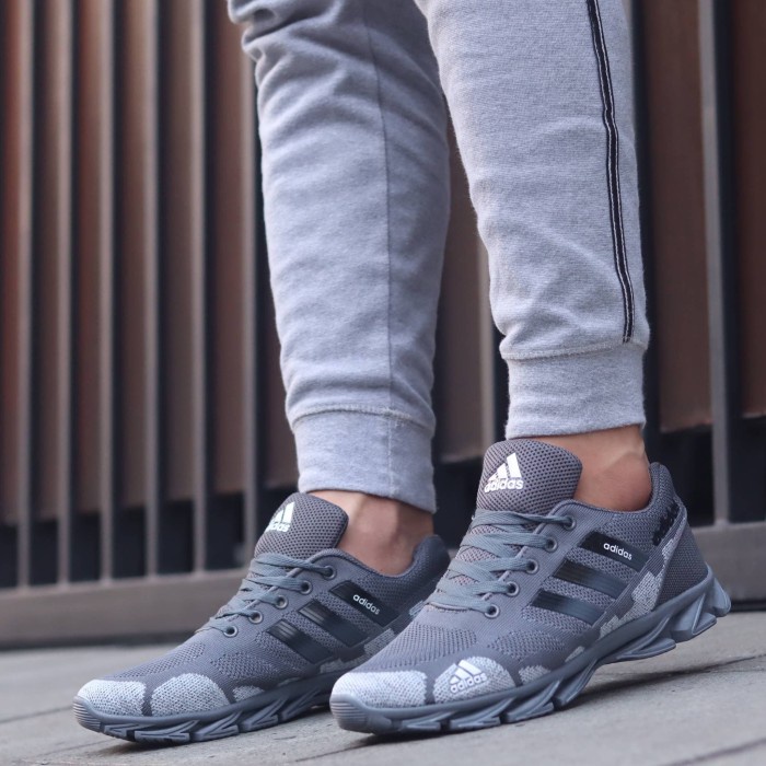 SNEAKERS JOGING PRIA ADIDAS SPRINGBLADESEPATU ADIDAS RUNNING / SNEAKERS JOGING PRIA ADIDAS