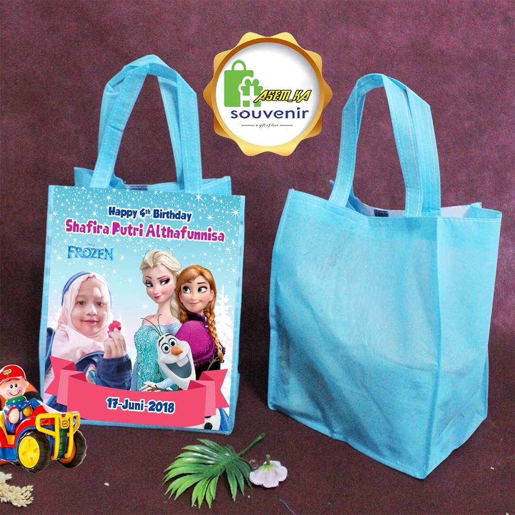 

GOODIE BAG CUSTOM KEREN UK 26 X 6 X 40