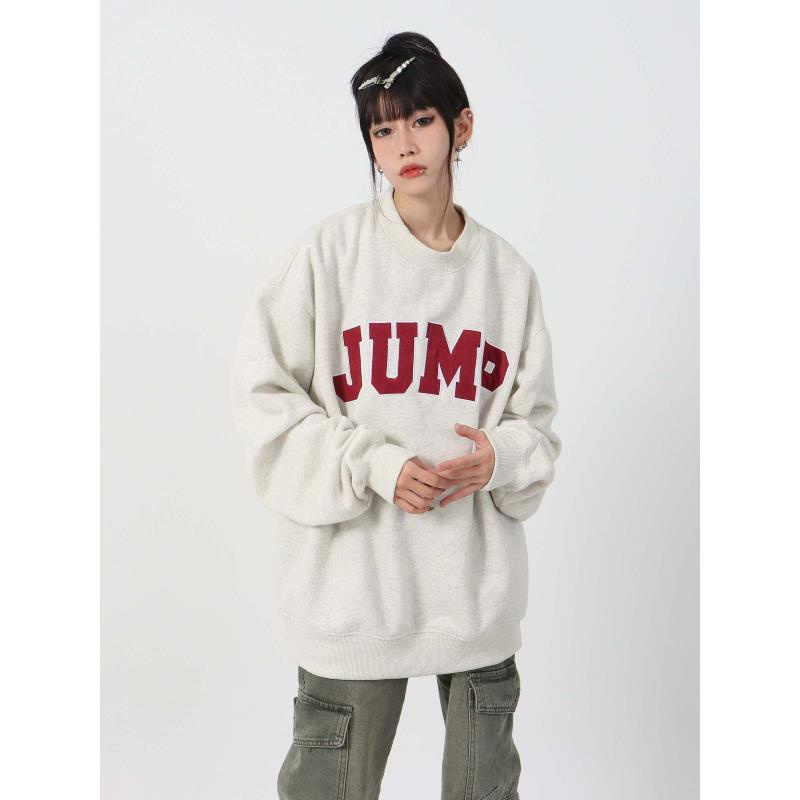 JUMPNEXT Guochao merek American retro suede patch bordir huruf musim dingin plus beludru longgar pasangan sweater leher bulat