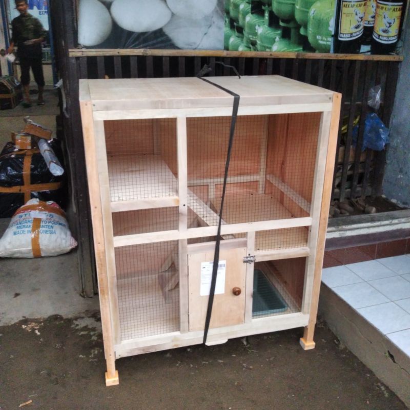 RUMAH KANDANG KUCING ANGGORA DAN SE JENIS NYA BESAR TINGKAT 3 BAHAN KAYU RAM DAN TRIPLEK ADA TANGGA 