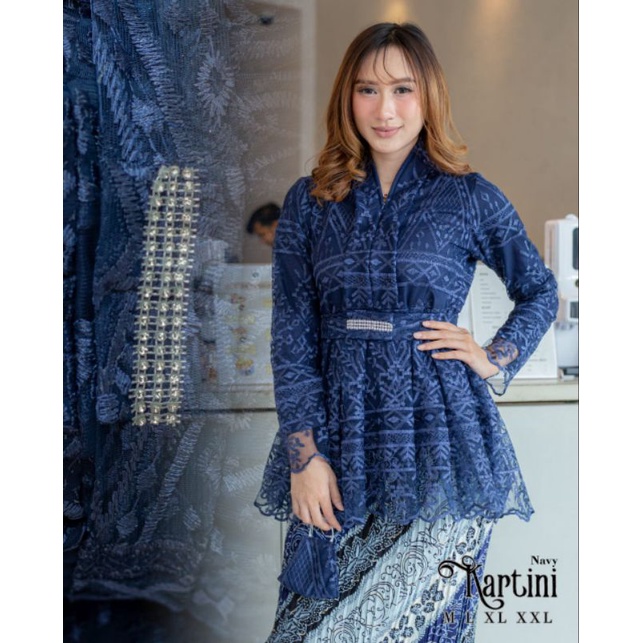 STELAN BLOUSE KEBAYA KARTINI TILLE NON GLITER BUSUI FRENDLY| SET KEBAYA BRUKAT| KEBAYA PESTA| KEBAYA| SET KEBAYA KONDANGAN| STELAN BLOUSE WANITA| SET KEBAYA WISUDA| BAJU OUTFIT WANITA| KEBAYA FAVORITE