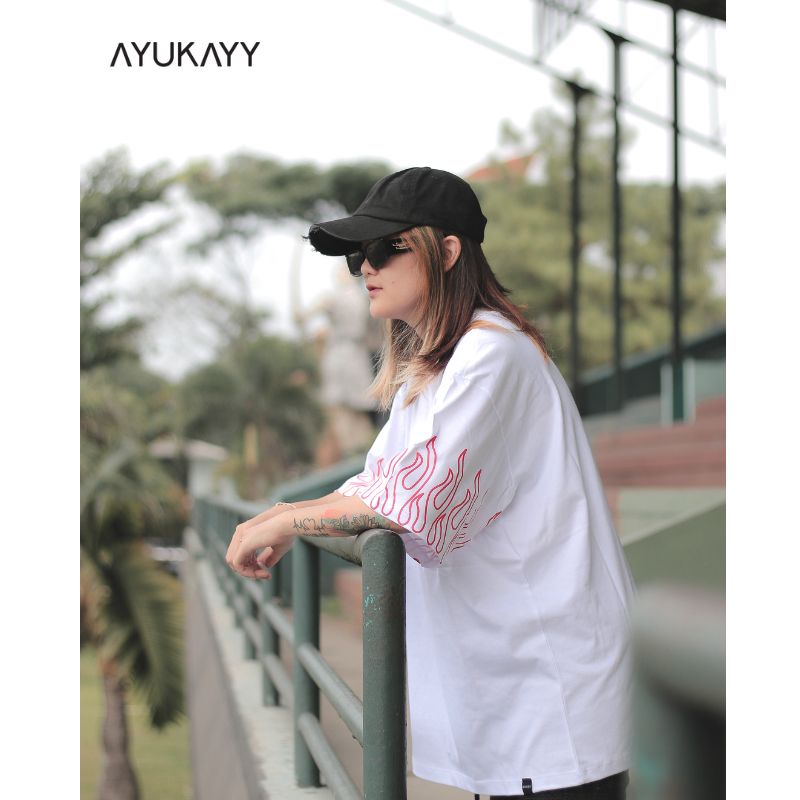 Kaos Oversize Pria dan Wanita -FLAME- Baju Jumbo Putih Hitam Polos XXL