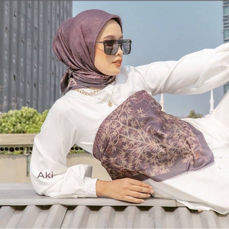 Hijab Segiempat LASERCUT Levia series Voal Motif Favorit button