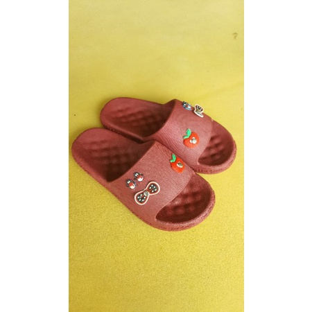 Sandal Karet Wanita Q22 Label Karakter Jelly Slipers Sendal Empuk High Quality