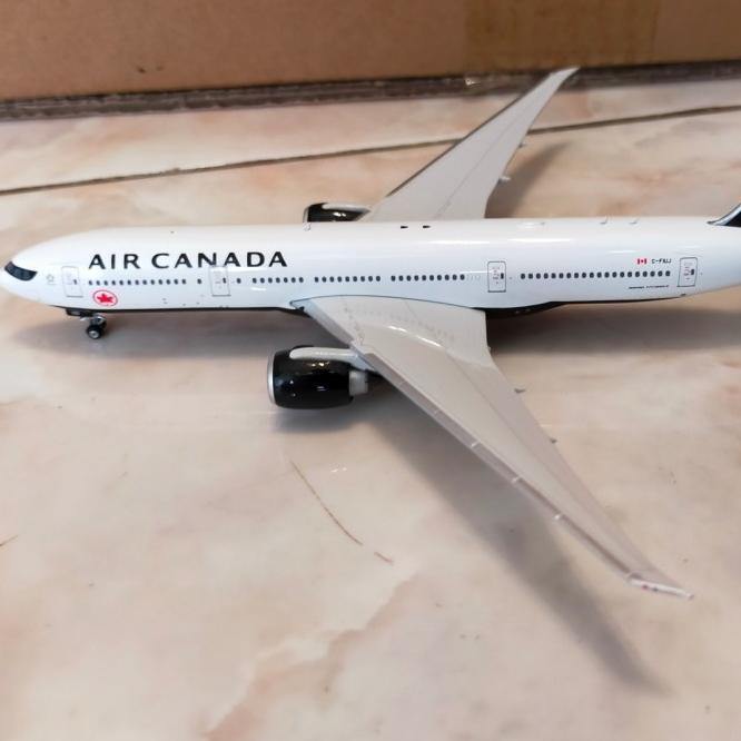 Diecast Pesawat Phoenix Boeing 777-200Lr Air Canada 1:400