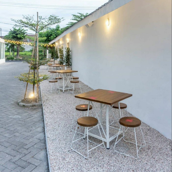 Meja Bar 1 Set Meja Cafe Industrial Unik Outdoor