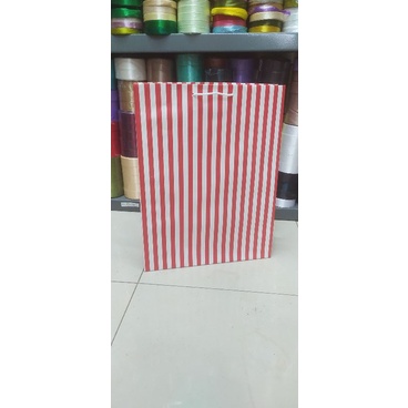 

Paper bag xl salur merah putih isi 12pcs bahan tebal new