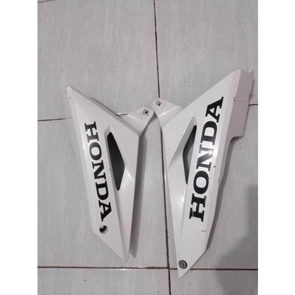 paering paling bawah atou tadah lumpur Honda cb150 R LED k46 G paering SECOND original