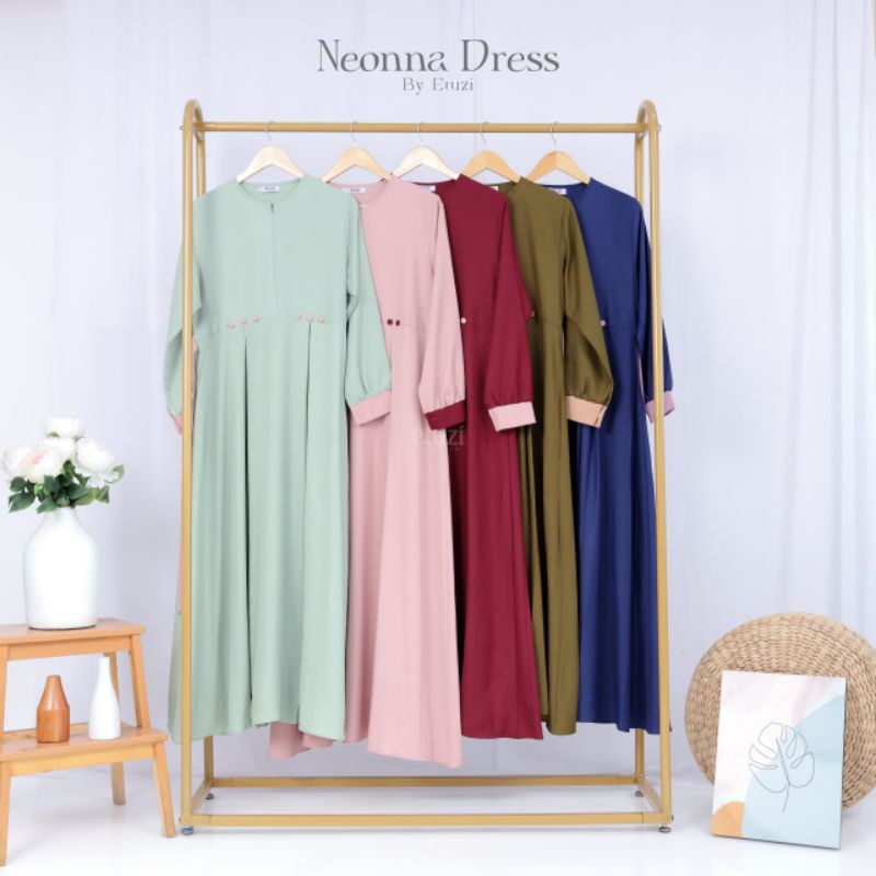 Neonna dress by Etuzi