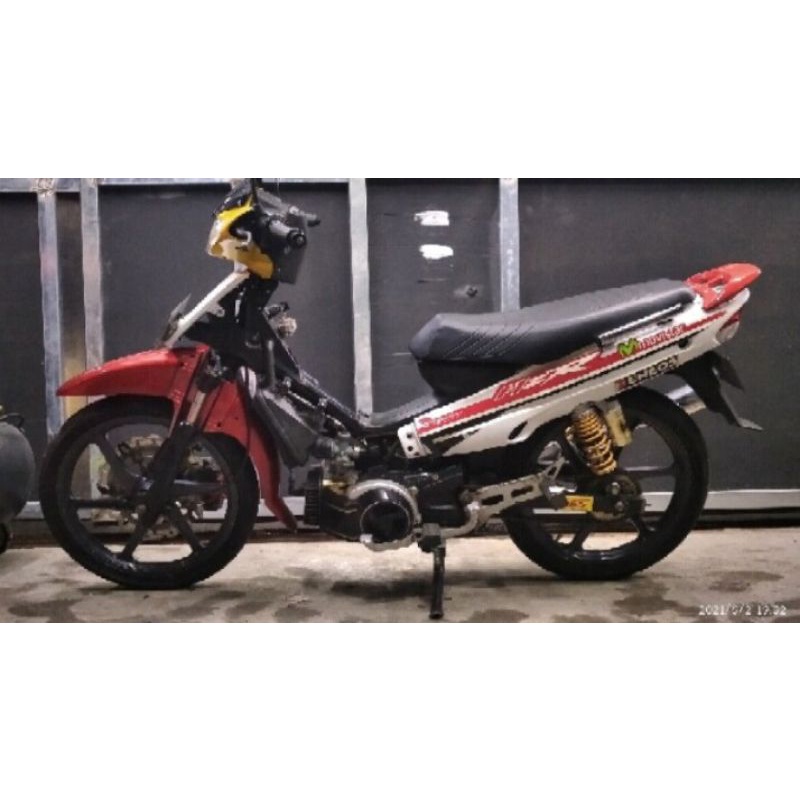 Striping sticker variasi yamaha fiz R movistar merah hitam