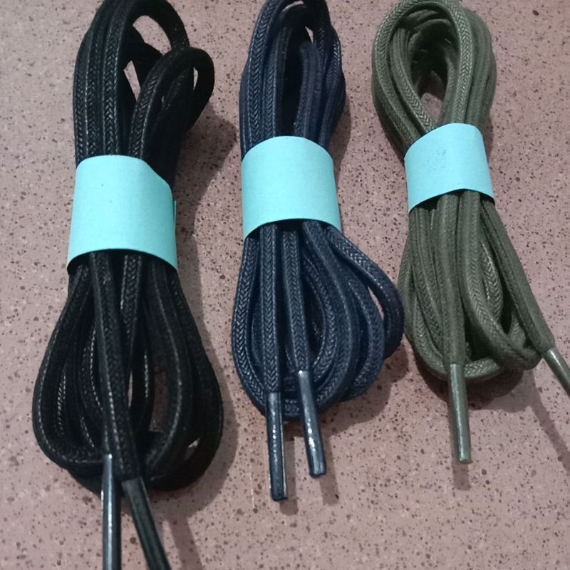 tali sepatu lilin kotak