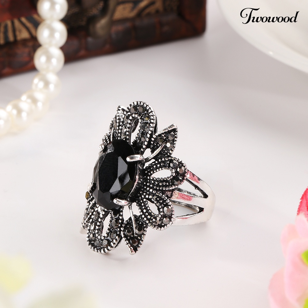 Cincin Bahan Alloy Resin Motif Bunga Gaya Vintage Untuk Wanita