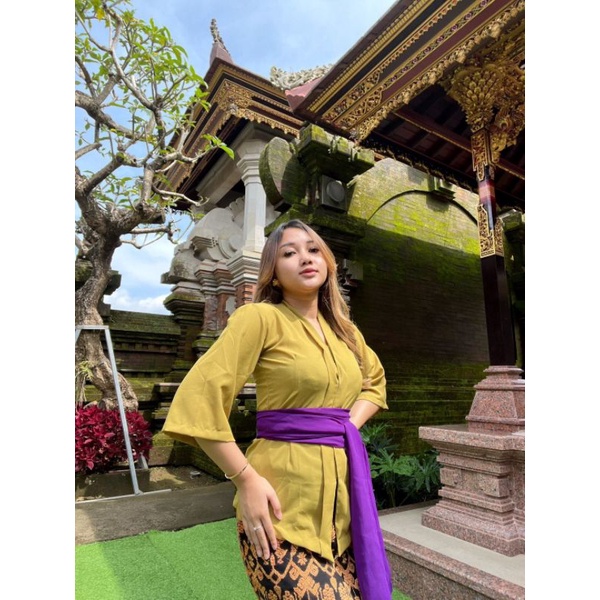 Kebaya bali kartini lengan 3/4 lonceng