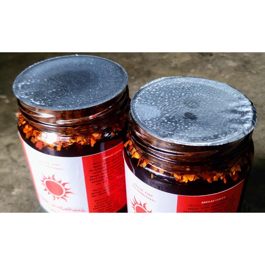 

Chilli Oil Tjap Matahari 200gr - Saus Cabai Minyak Bawang Penyedap Makanan l Murah l TERENAK l 100% Halal